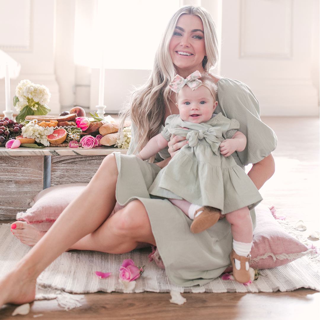 Lindsay Arnold Reflects on Baby Girl Turning 6 Months Old: 'Time Is Going Way Too Fast'