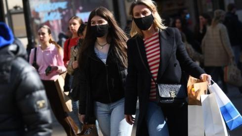 Covid: Government scientist warns of summer surge in cases