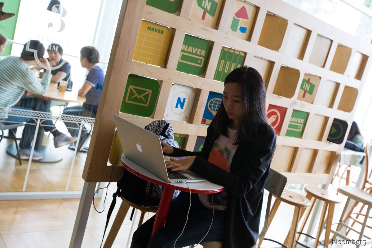 South Korean web giant Naver mulls US bond, IPO to take on Google