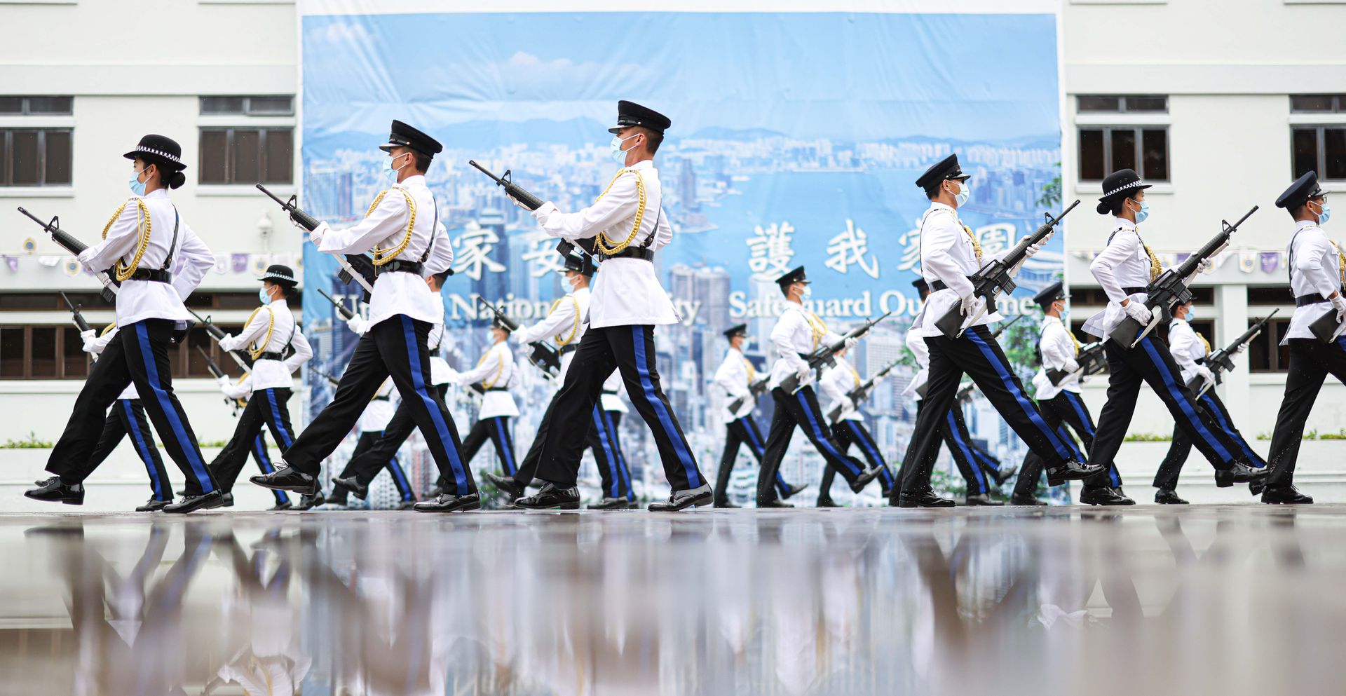 从中式步操到推国民教育 北京治港全面“去殖民化”（组图）
