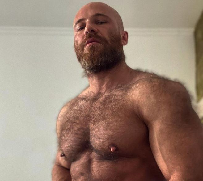 Bodybuilder Who Married Sex Doll Has Been Discriminated Against