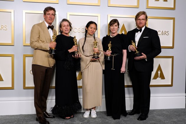 'Nomadland' Wins Top Prize at Oscars
