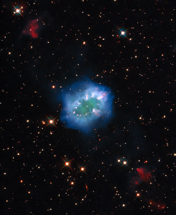 Hubble Captures New Image of Necklace Nebula | Astronomy