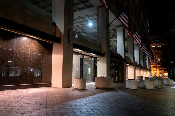 Court Chides F.B.I., but Re-Approves Warrantless Surveillance Program
