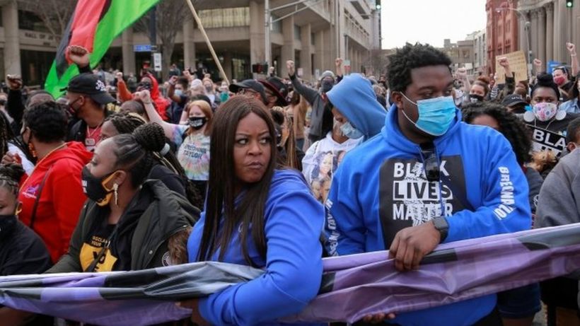 Breonna Taylor: Inquiry launched into Louisville Police Department