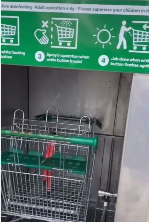 悉尼Woolies“购物车消毒站”火爆网络，顾客大赞：只需一按，两秒搞定（组图）