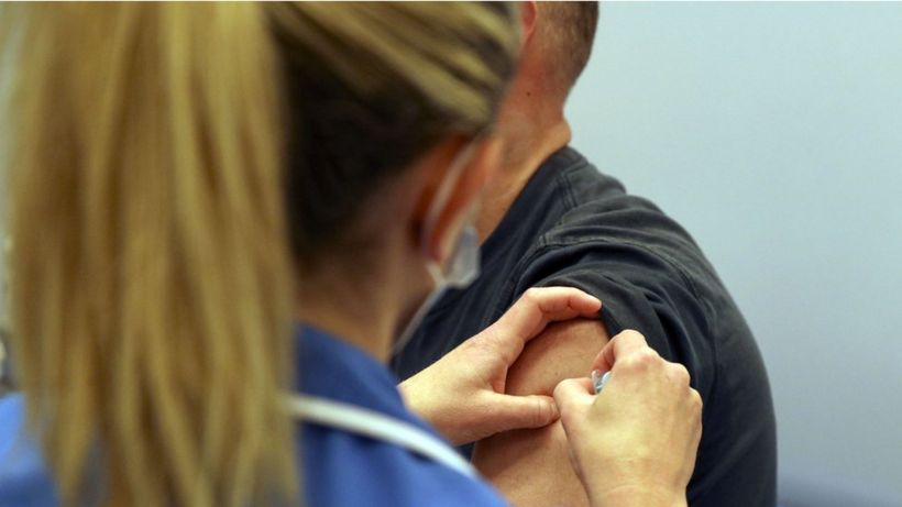 Covid-19: Vaccine offered to 42-year-olds in England
