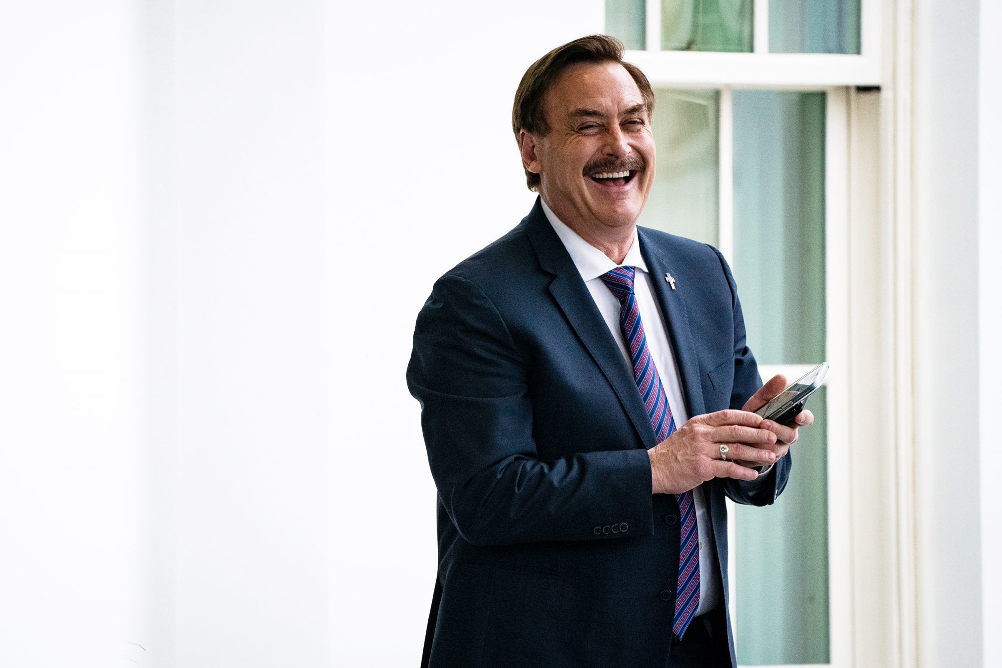 Jimmy Kimmel Tells MyPillow CEO Mike Lindell 'I Worry About You' amid Baseless Push Against 2020 Election