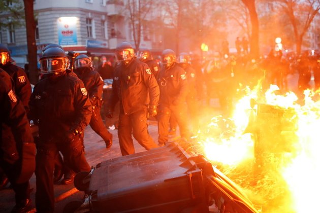 Streets set on fire as police and May Day protesters battle in Berlin