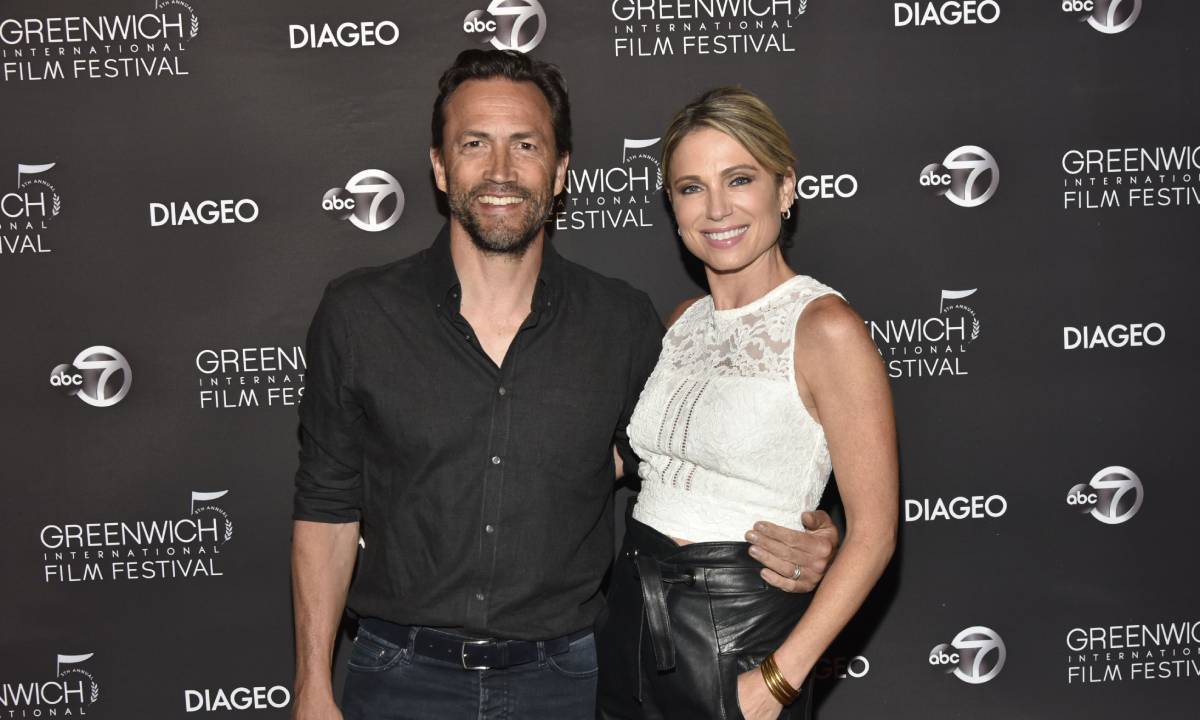 Amy Robach's date night photo with husband has magical detail