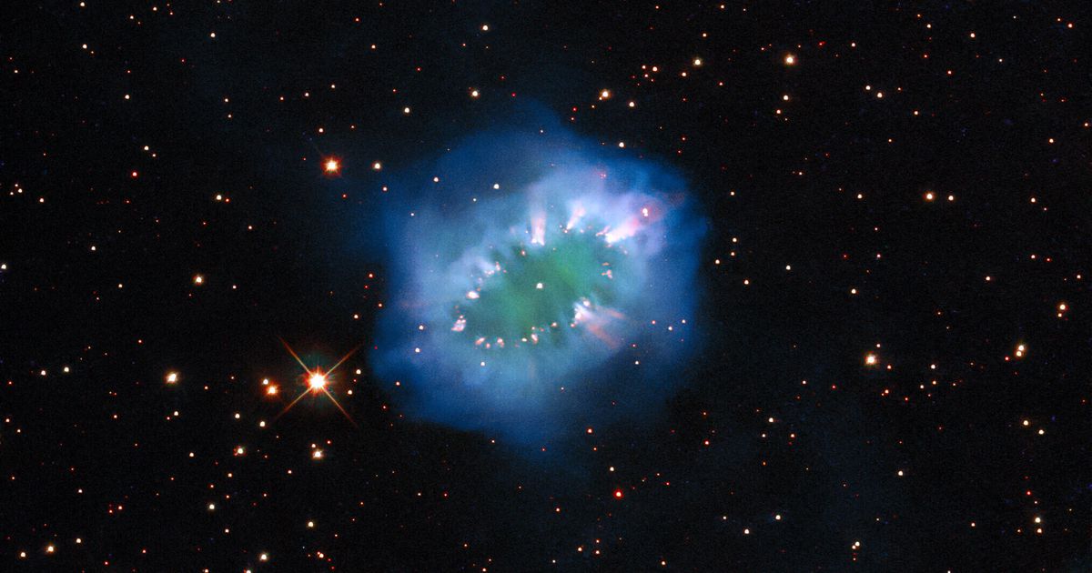 Hubble snaps cosmic bling with sparkling Necklace Nebula image