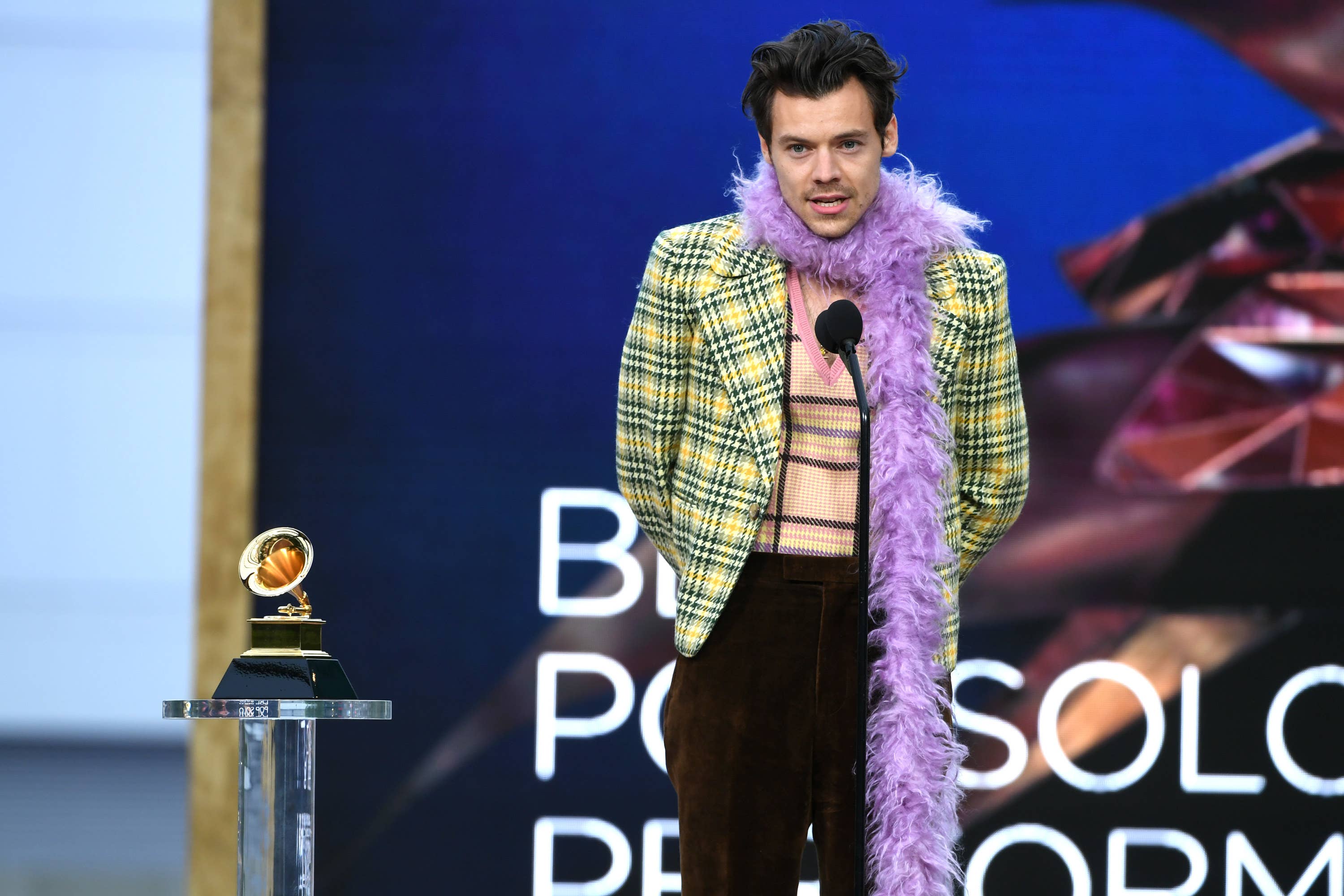 Joshua Bassett Released A Statement About His Sexuality After Calling Harry Styles "Hot"