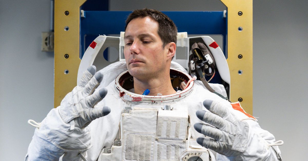 Scientists work on ways to keep shared astronaut spacesuit 'underwear' clean