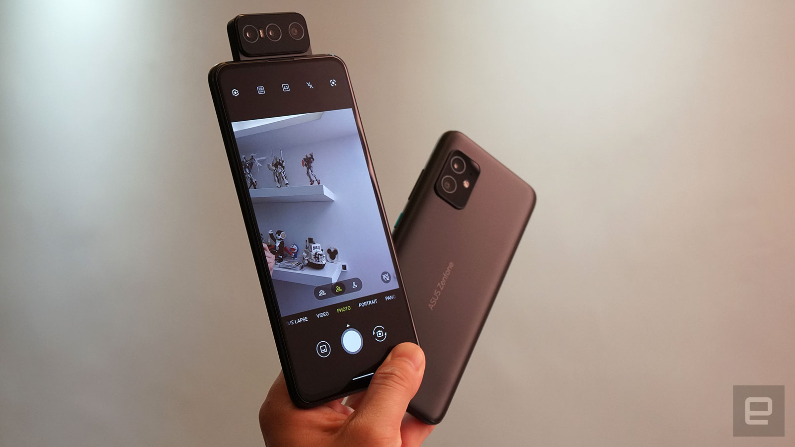 ASUS' Zenfone 8 series includes a compact flagship and a flip camera