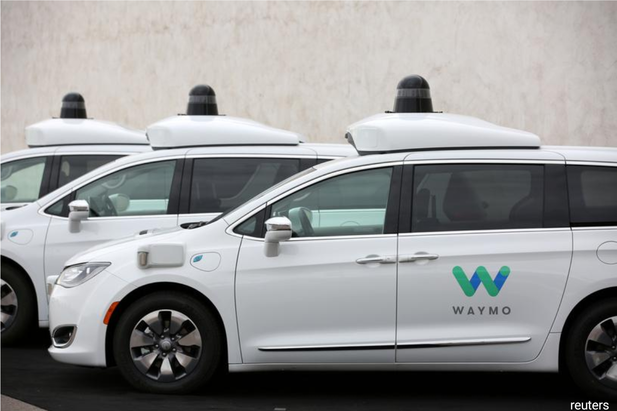 U.S. labor leader calls for human drivers in automated vehicles