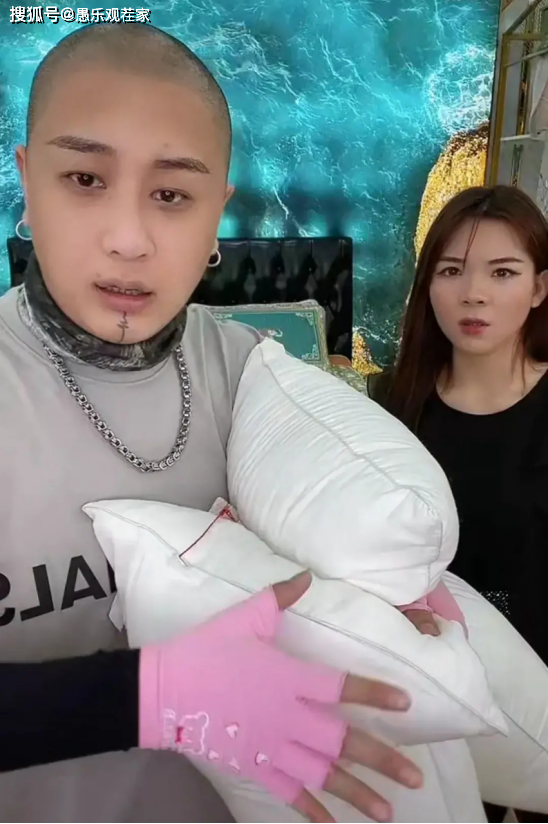 原创 网红方丈解除直播限制，成功转型电商主播，开播1小时收入超200万