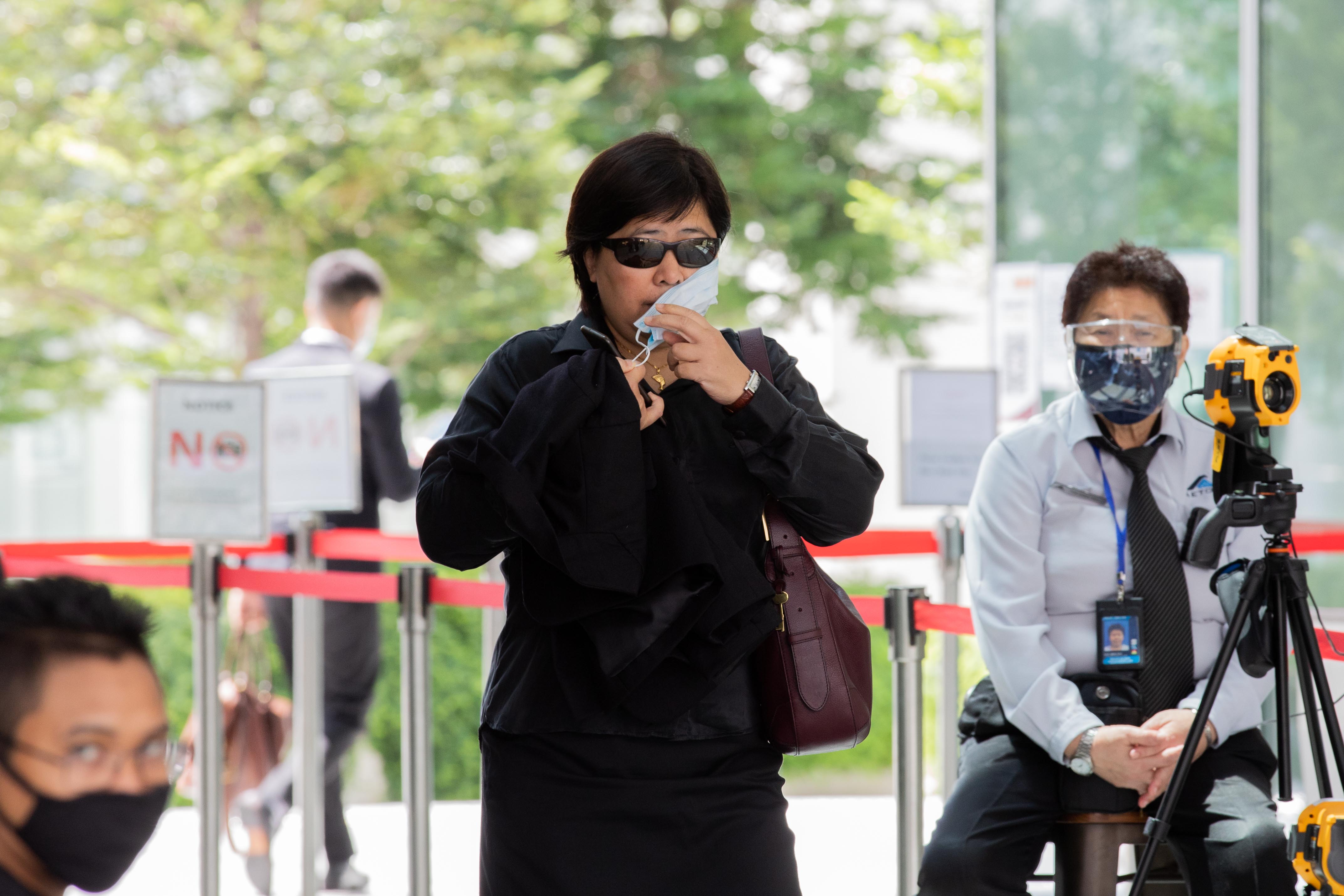 Woman Seen In Viral Video Not Wearing Face Mask At Mbs Turns Up At