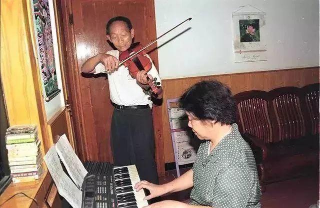 袁隆平的爱情故事：长达57年的鹣鲽情深
