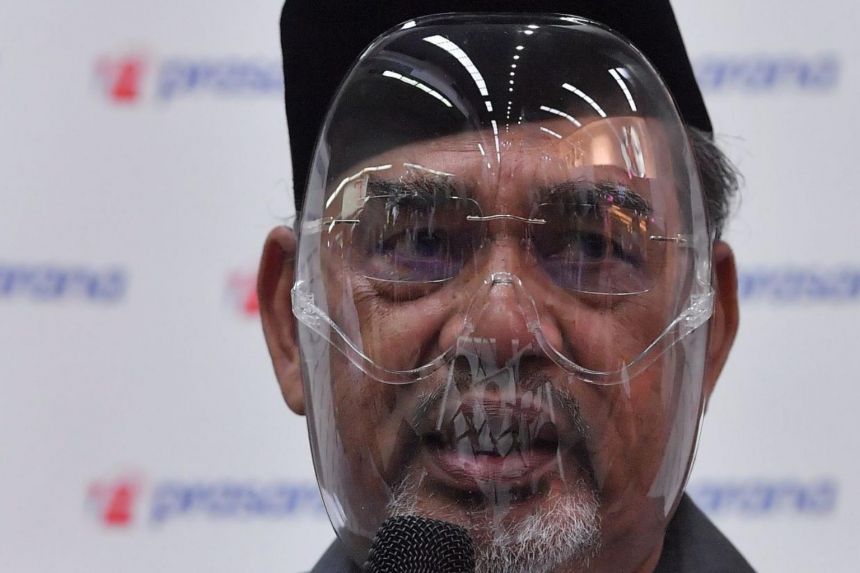 Covid-19: Malaysia police investigating Prasarana chairman for not wearing a mask