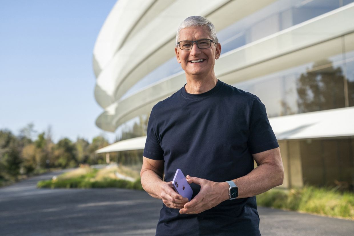 Apple’s CEO sets September return to offices in flexible setup