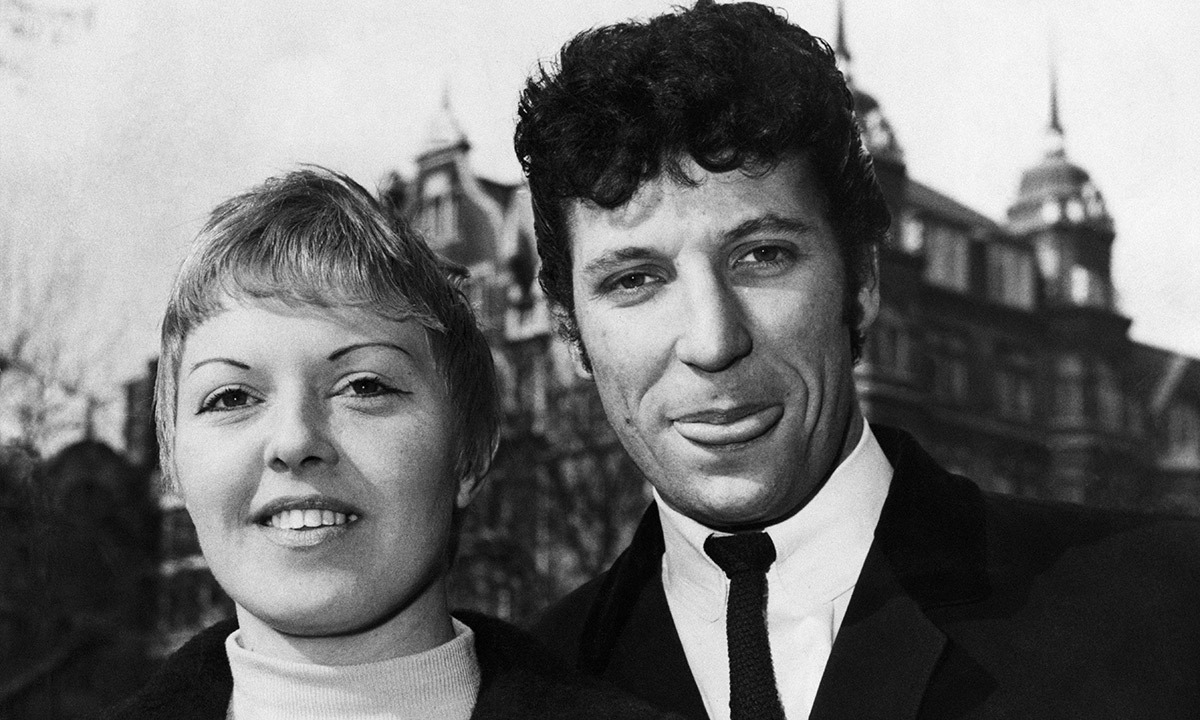 Sir Tom Jones makes heartbreaking confession about his wife Linda