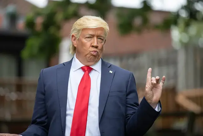 Ice Cream Man In Pakistan Dubbed 'Albino Donald Trump Doppelganger'