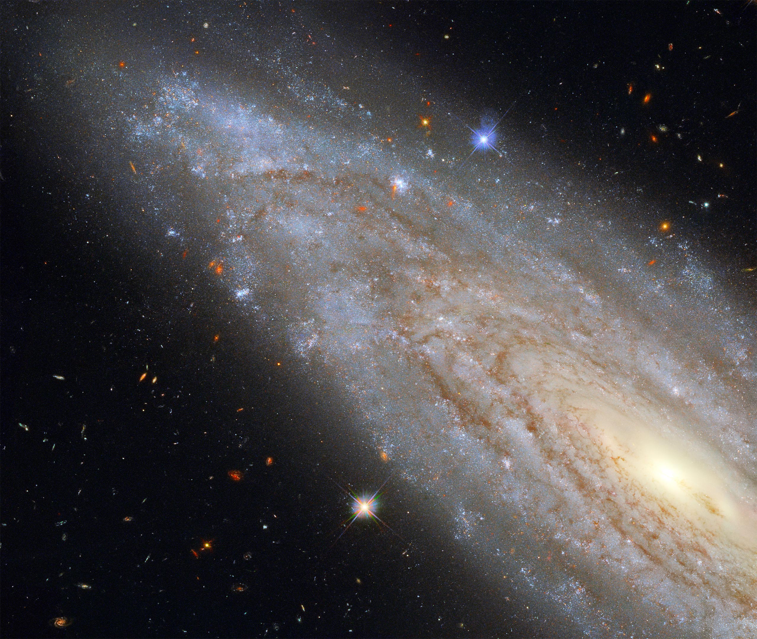 Hubble Spots a Galactic Powerhouse