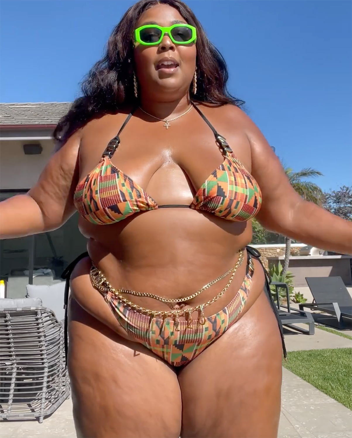 Lizzo Declares 'Big Girl Summer Has Officially Begun' as She Shows Off Her Abs in a Bikini