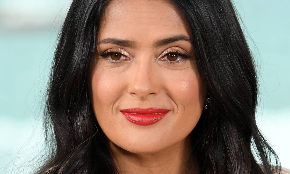 Salma Hayek debuts sleek hair transformation during special career ...