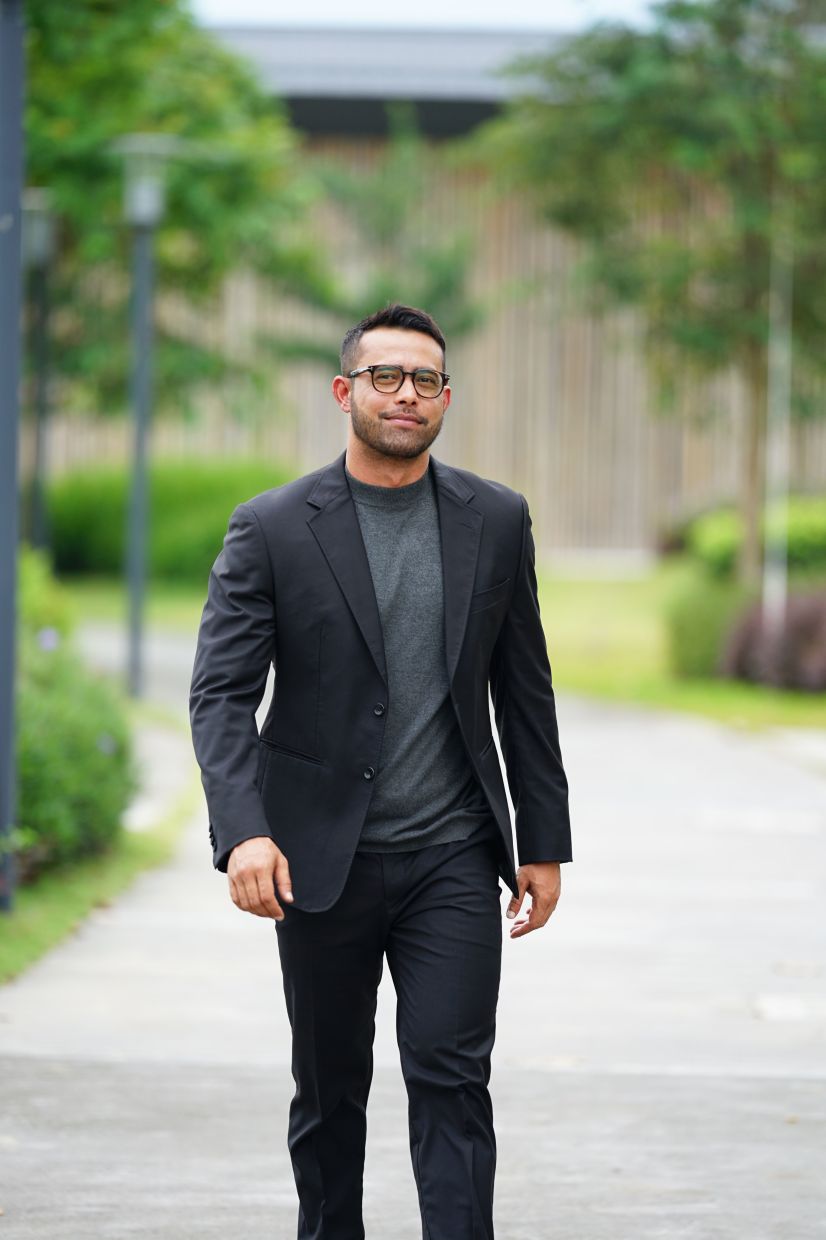 Tough guy Zul Ariffin had 'WiFi Sebelah Rumah' crew in stitches with his comedy acting, says co-star Ruhainies