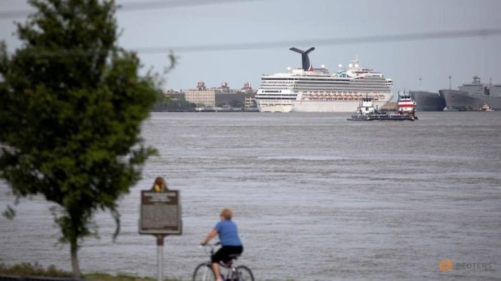 US CDC eases warning for cruises; recommends only fully vaccinated travellers
