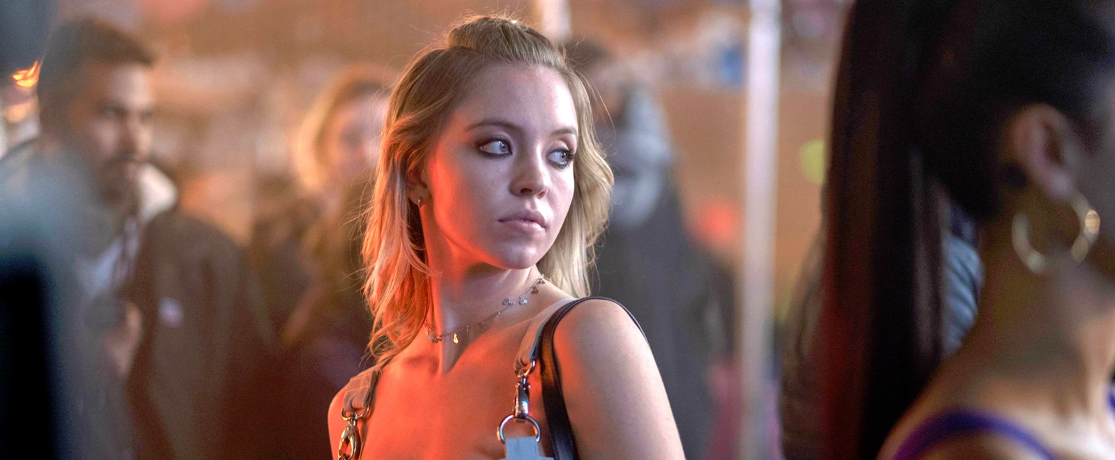 ‘Euphoria’ Stars Sydney Sweeney And Maude Apatow Recreated Jayne Mansfield And Sophia Loren’s Iconic Side Eye Photo