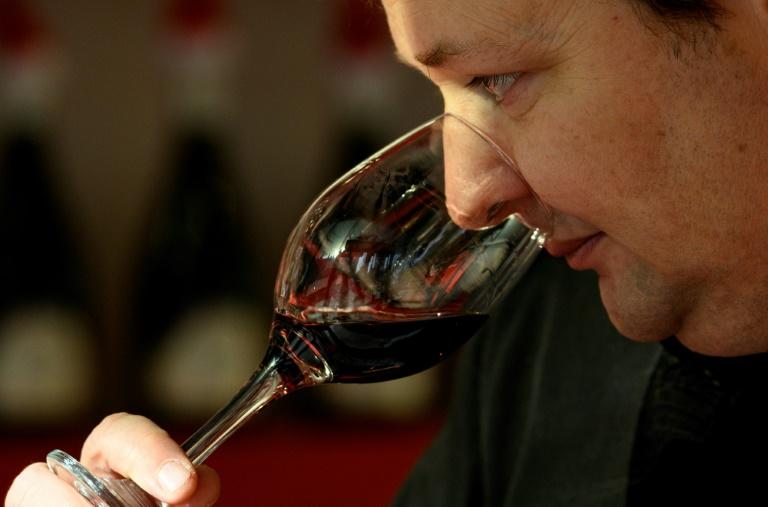 Australia takes China to wto over wine duties
