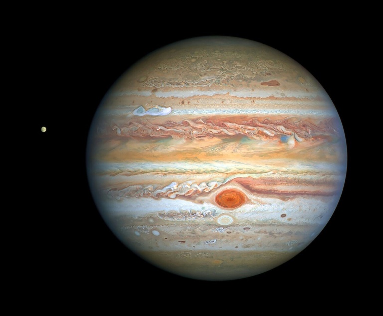 NASA reports trouble with Hubble Space Telescope