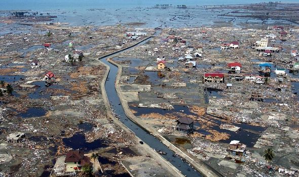 Indonesia tsunami fears: 6.1 magnitude earthquake strikes – move to higher ground warning