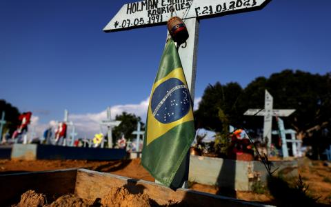 巴西暴发第三波冠病疫情 累计死例逾50万