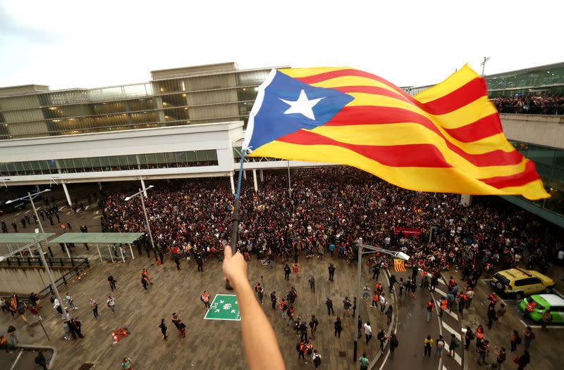 Spain pardons jailed catalan separatist leaders