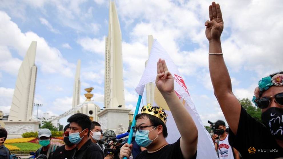 Thai protesters rally against government despite COVID-19 warnings