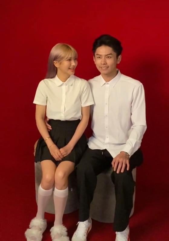 李小璐40岁闺蜜李桃带娃嫁人，男方小其15岁身份成谜，女儿已6岁