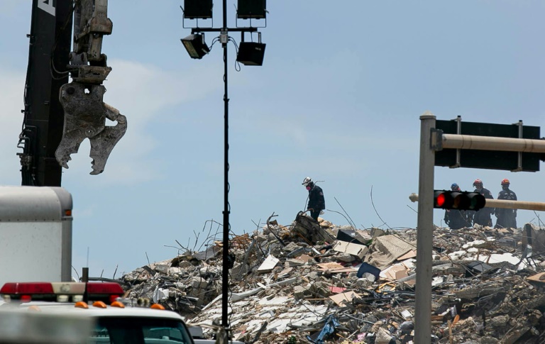 Israeli team reaches Florida building collapse, 156 still missing