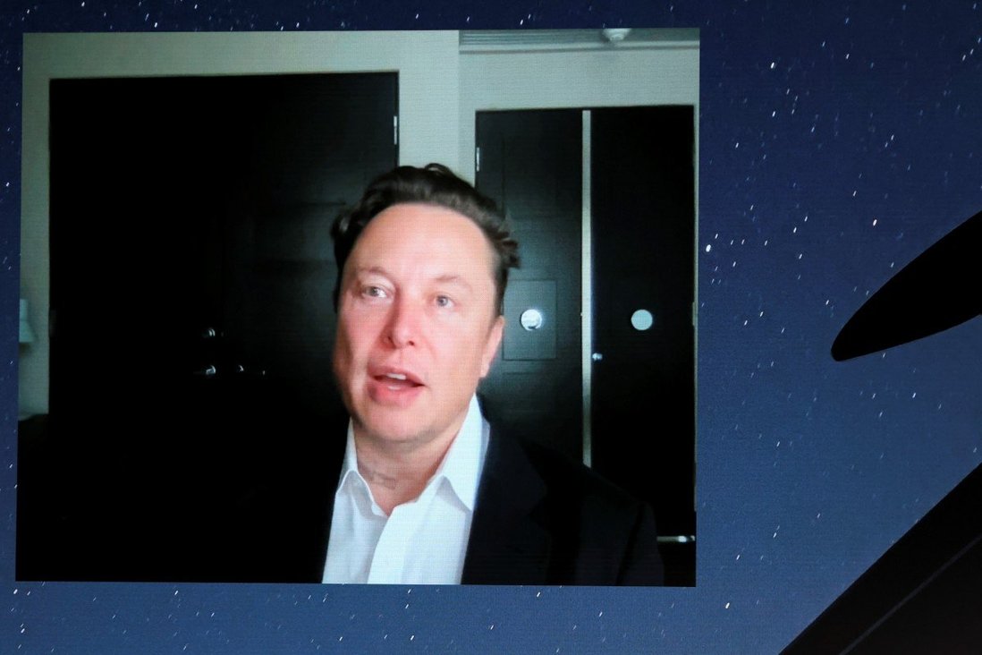 Elon Musk says Starlink internet will have global coverage by August during Mobile World Congress