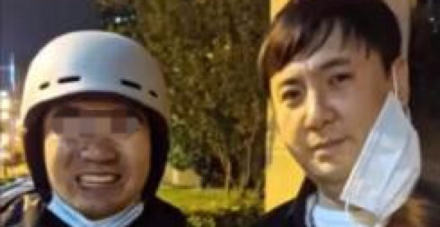 代驾晒与沈腾合影，腾哥嘴唇发青脸色蜡黄，一脸疲惫状态不佳