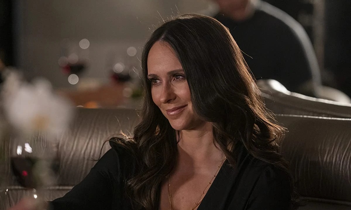 9-1-1 star Jennifer Love Hewitt shares cryptic message ahead of season 5