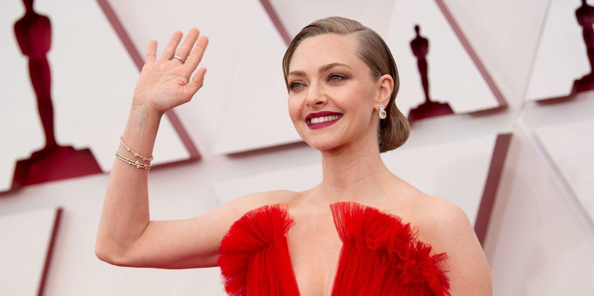 Amanda seyfried shares old photo from 'mean girls' days — and It's not even Oct. 3