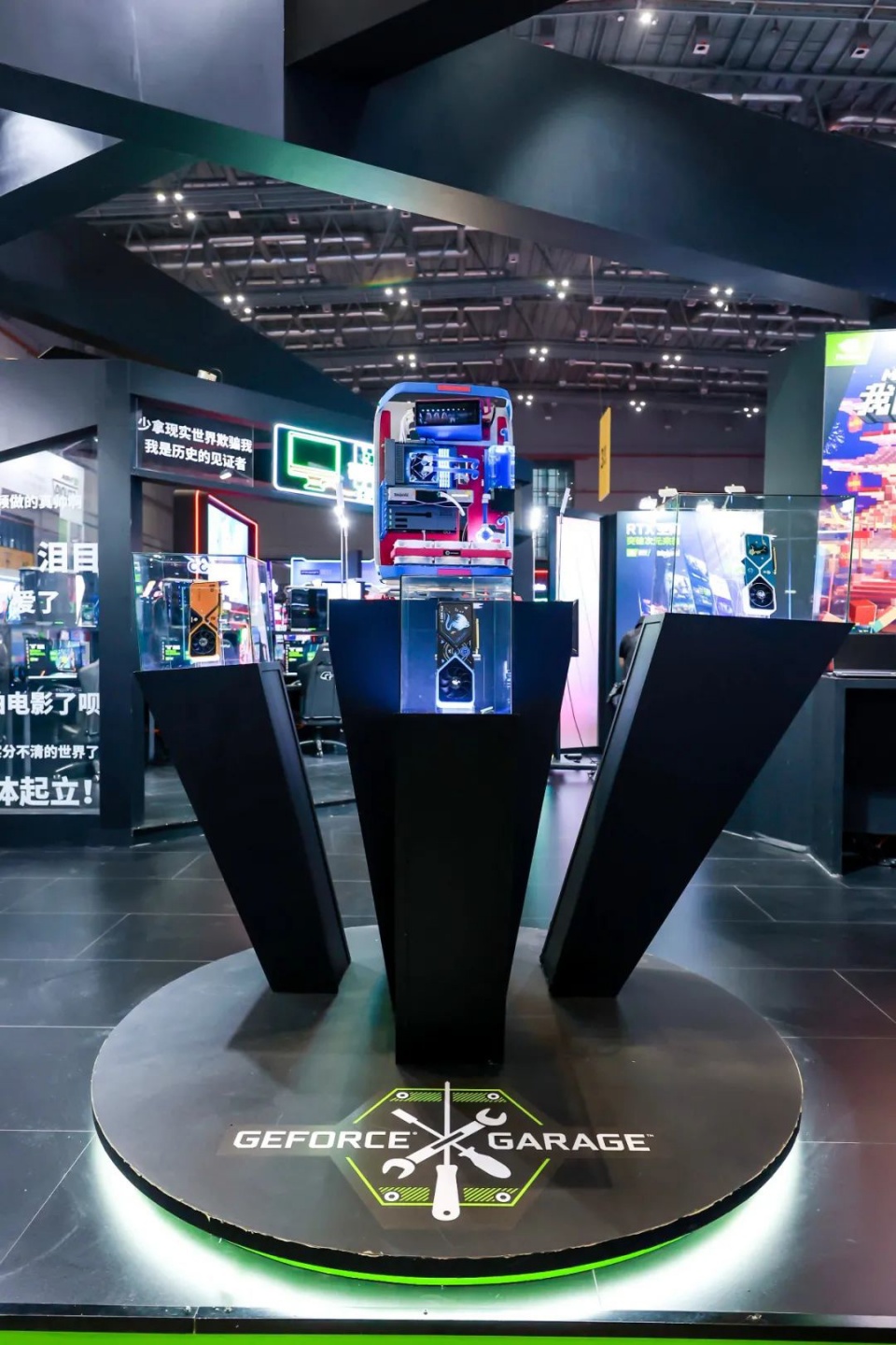 英伟达展示 Bilibili World 定制显卡，还可体验《CFHD》等游戏