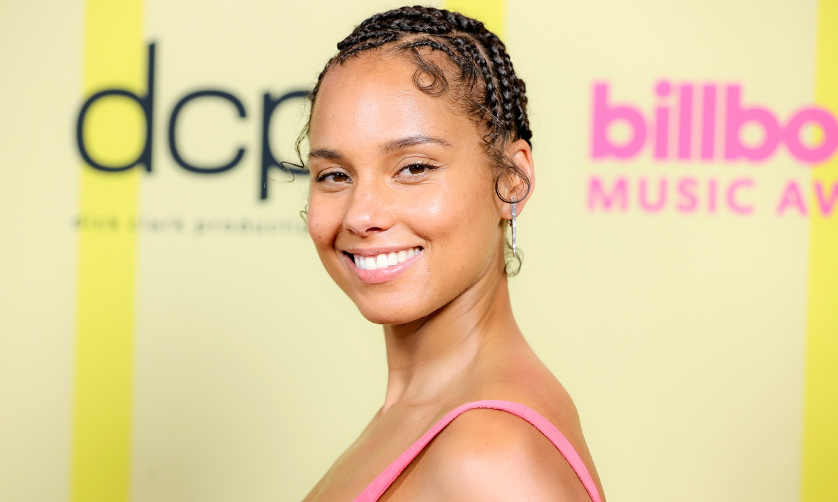 Alicia Keys is positively glowing in stunning selfies you need to see