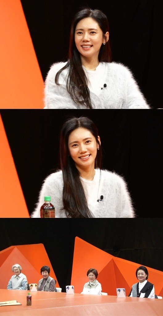 于晓光让美女坐大腿上被指出轨，秋瓷炫远在韩国不在家，网友大骂