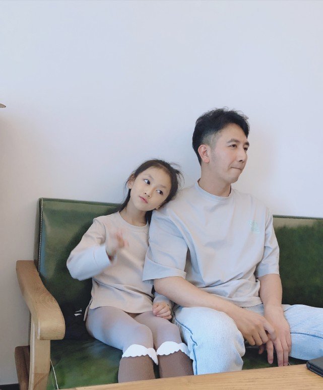 网曝朱小贞父母为减免诉讼费开贫困证明，还称林生斌演戏制造舆论
