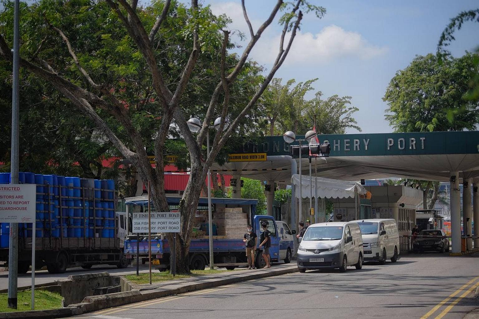 Long queues form at wet markets following Jurong Fishery Port's closure