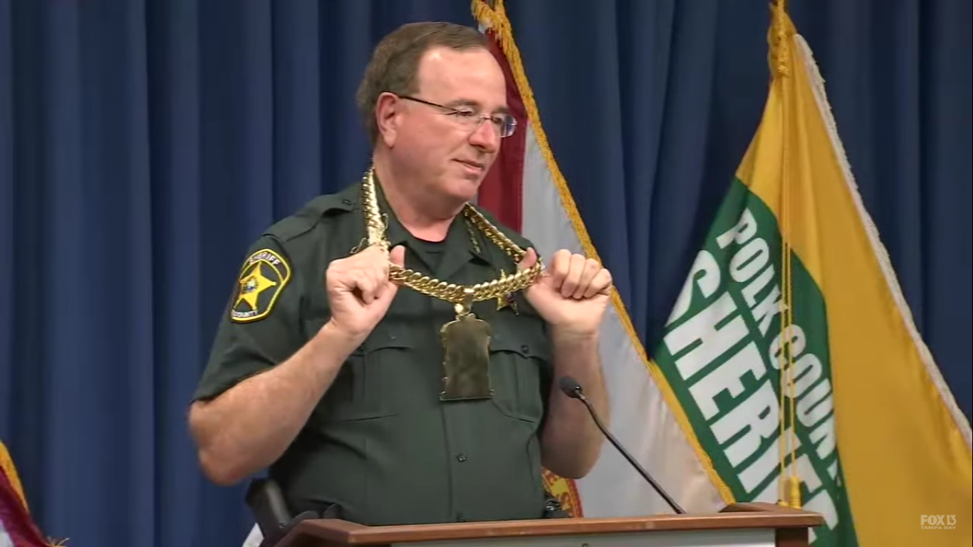 Florida Sheriff Wears Enormous Chain Seized During Drug Bust at Press Conference